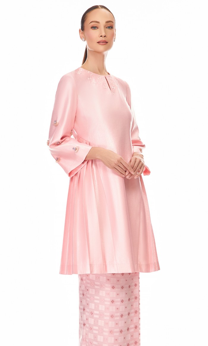 Alita Kurung in Light Pink