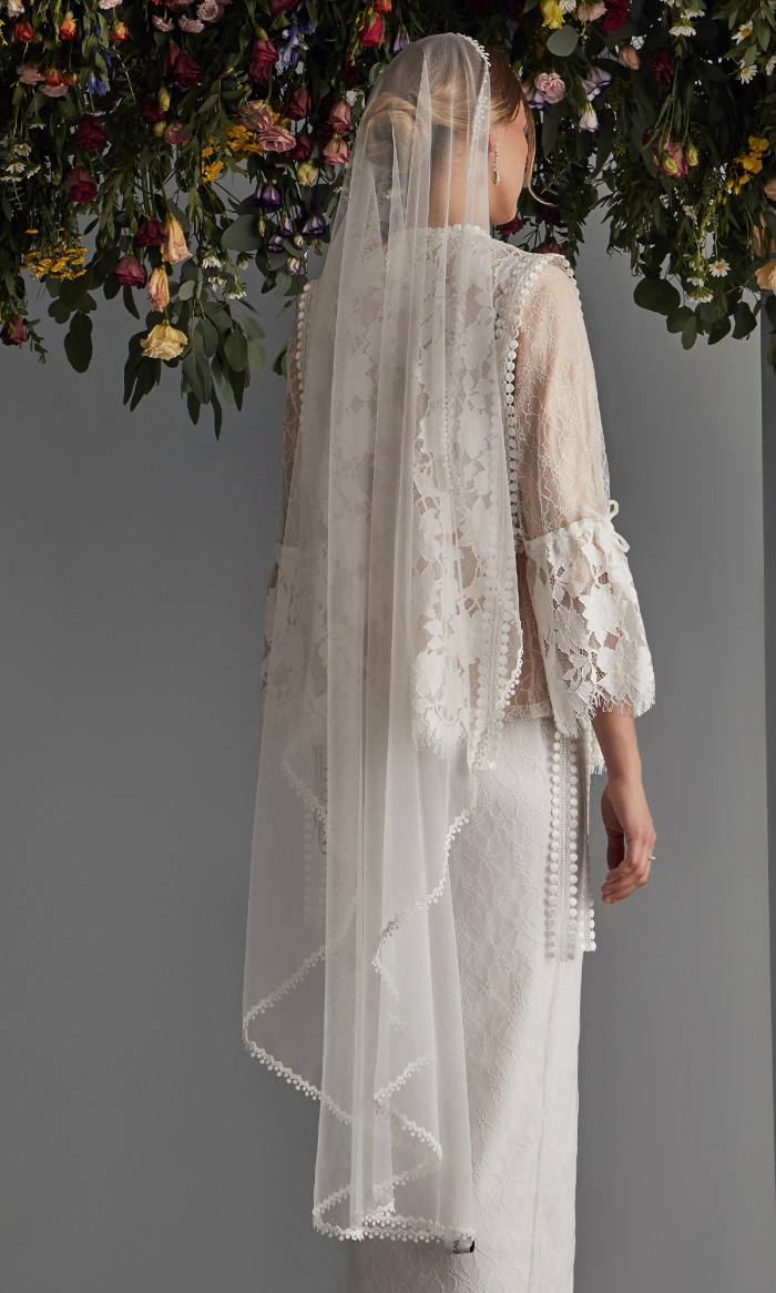 Alma Veil in White