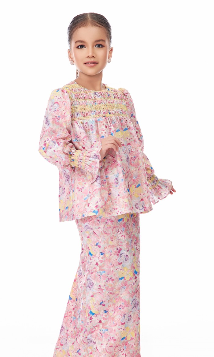 Anthea Kurung Kids in Taffy Pink