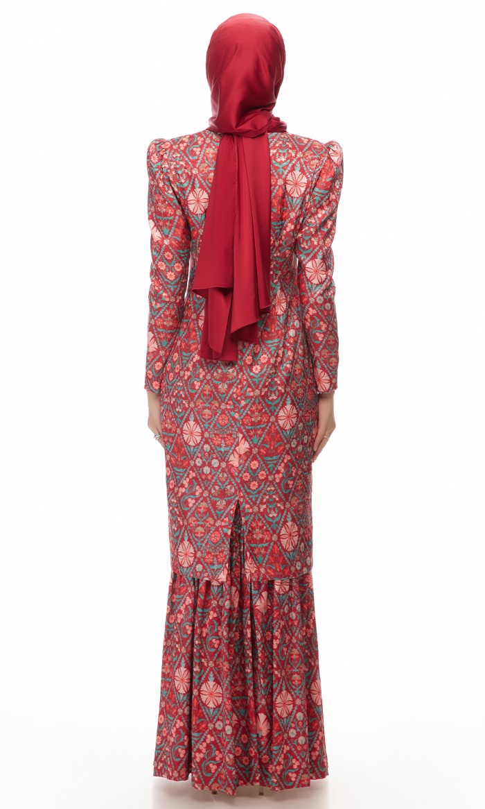 Asmidar Kurung in Crimson Maroon