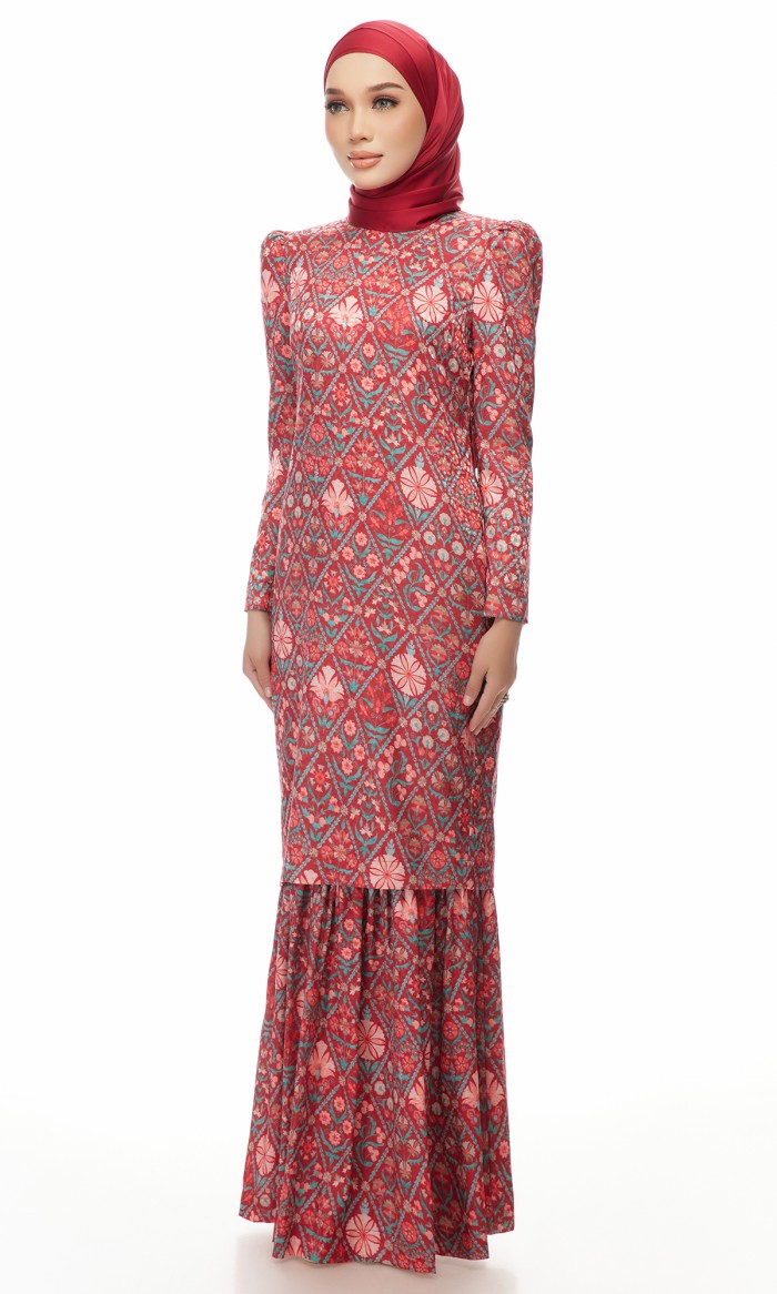 Asmidar Kurung in Crimson Maroon