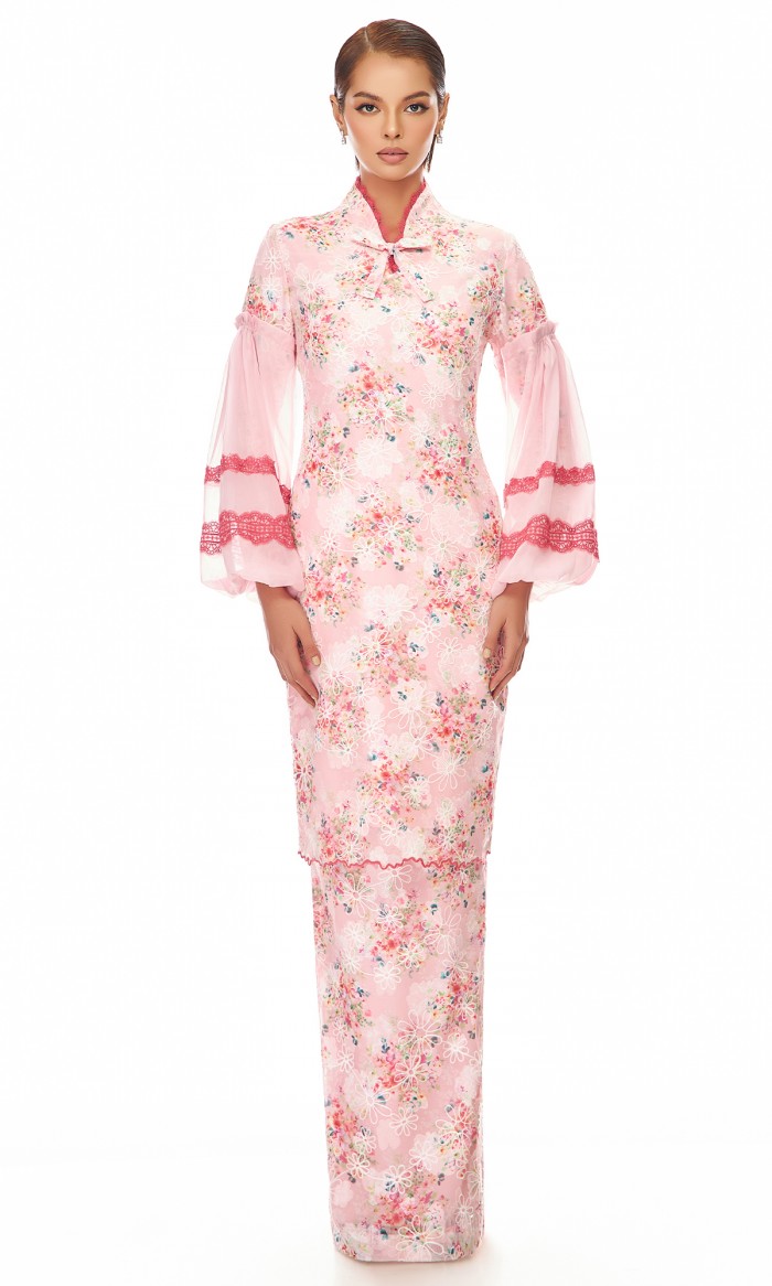 Eirlys Kurung in Light Pink