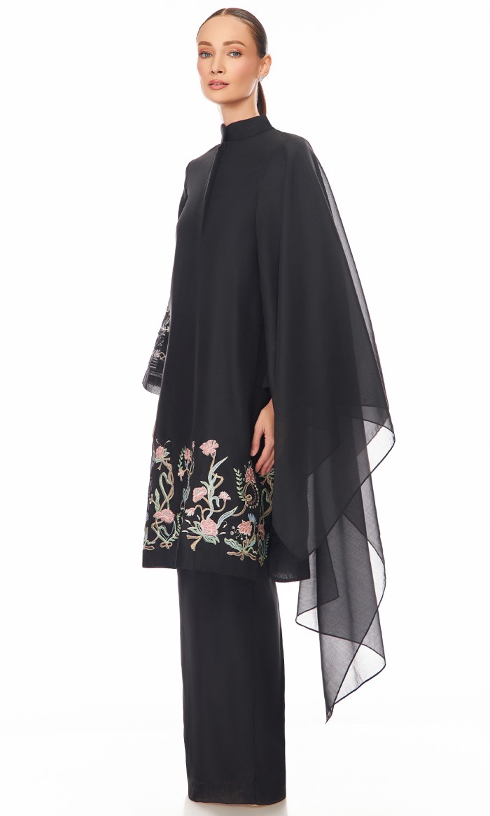 Emerie Kurung in Obsidian Black