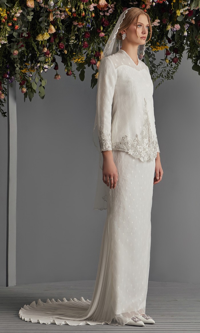 Erdene Brides in Off White