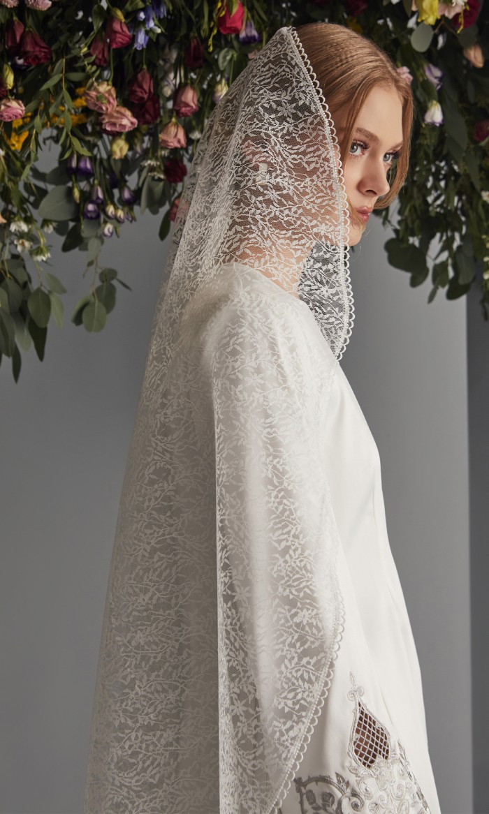 Gaby Veil in White