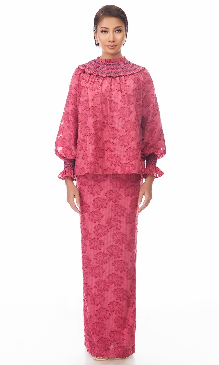 Indira Kurung in Granita Pink