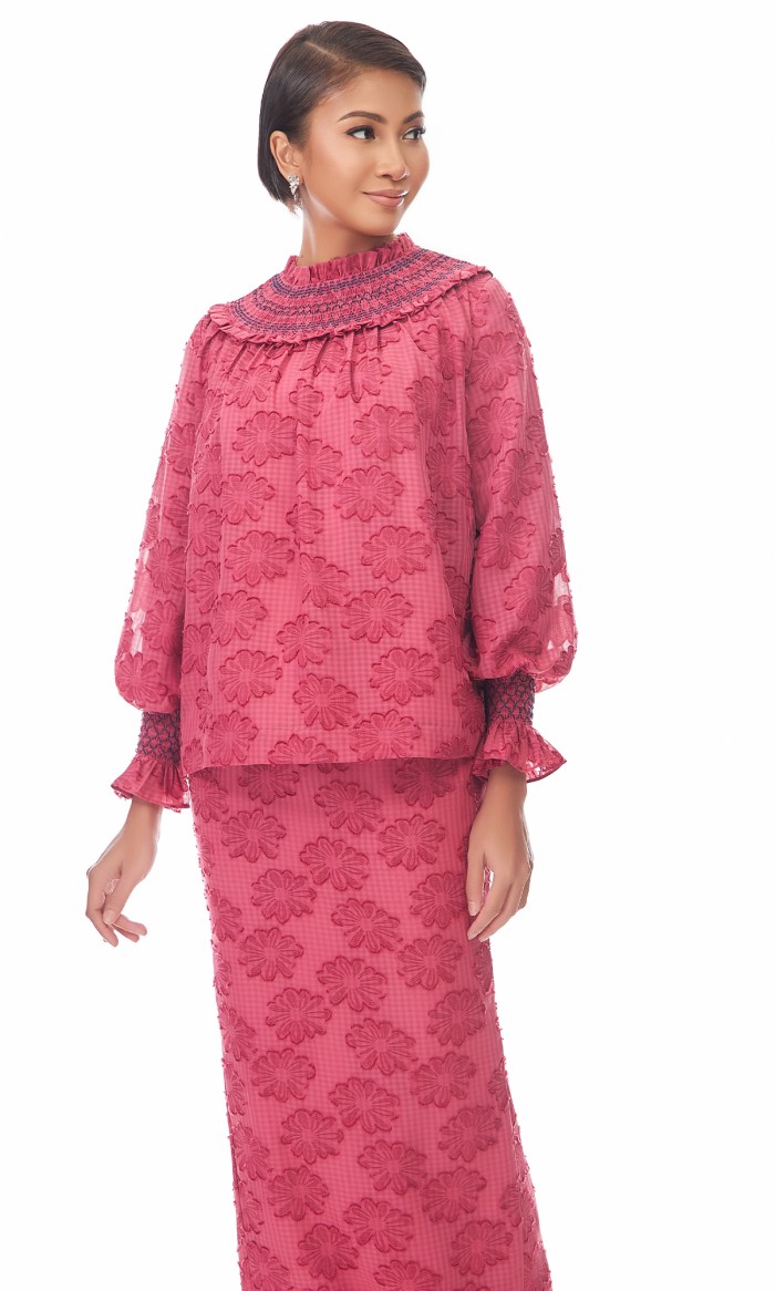 Indira Kurung in Granita Pink