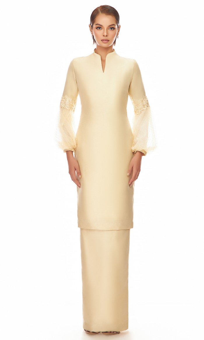 Junea Kurung in Champagne Gold