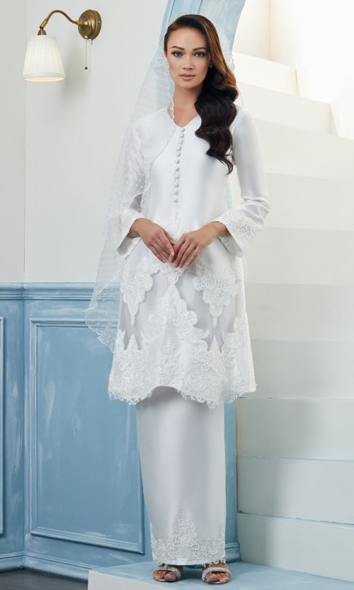 Kasturi Brides in White (AS-IS)