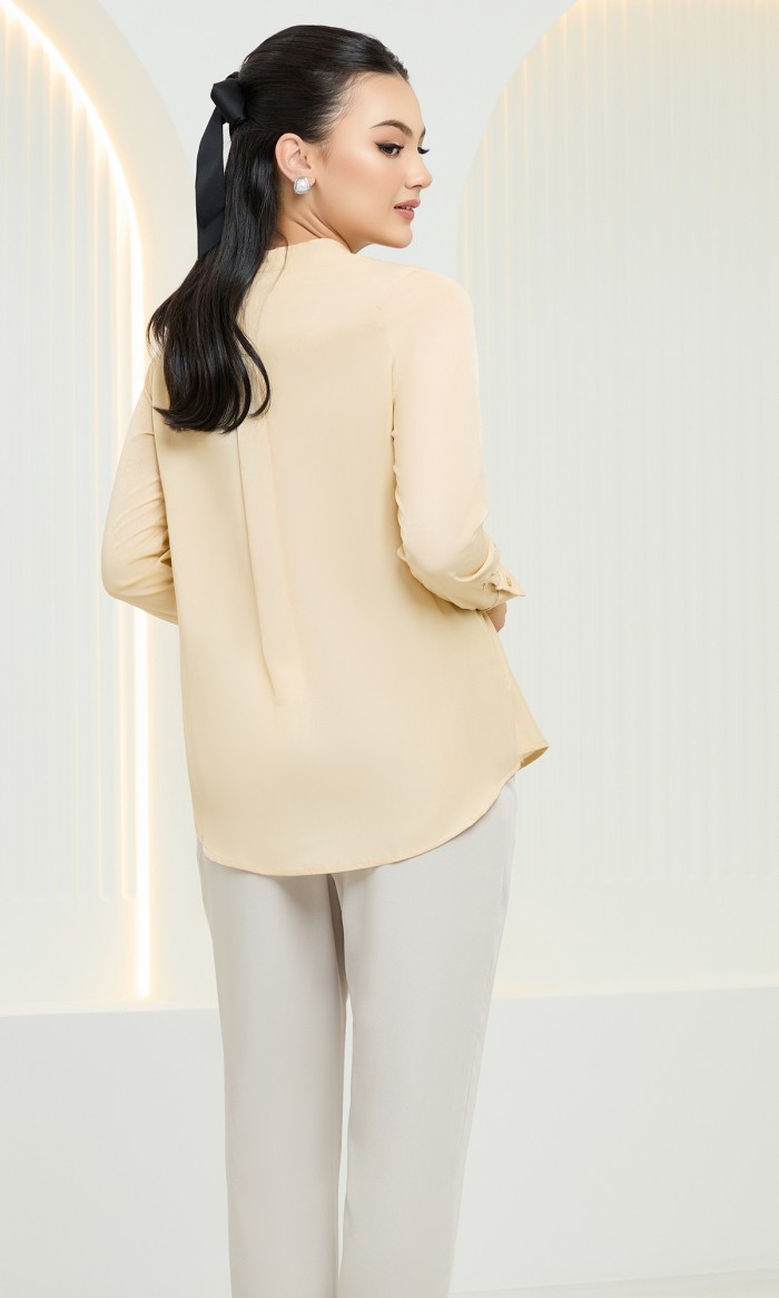 Laura Shirt in Beige