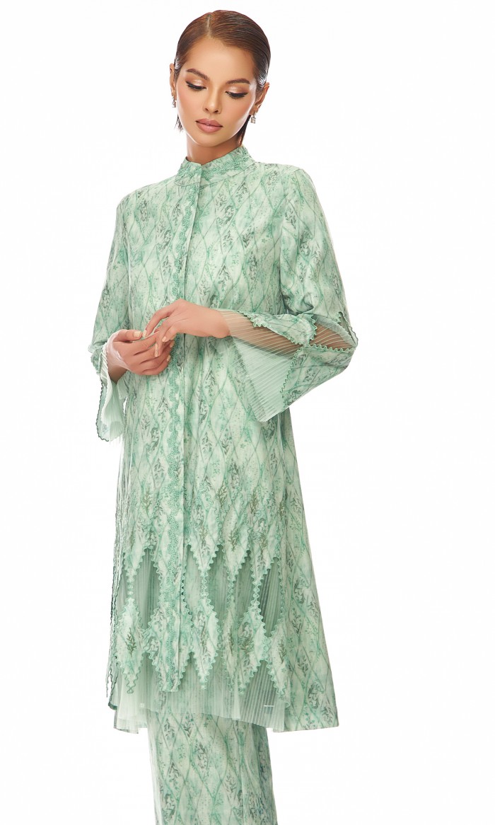 Mauven Kurung in Celadon Green