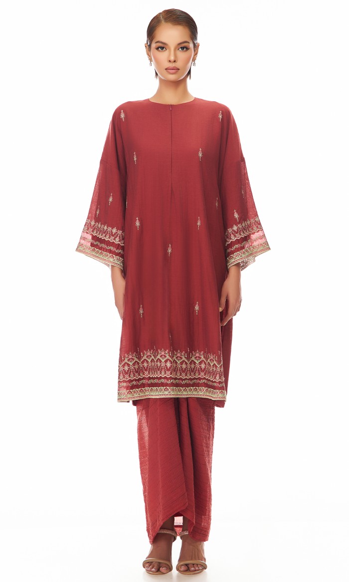 Mishaal Kurung in Maroon