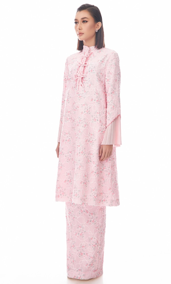 Nerissa Kurung in Baby Pink