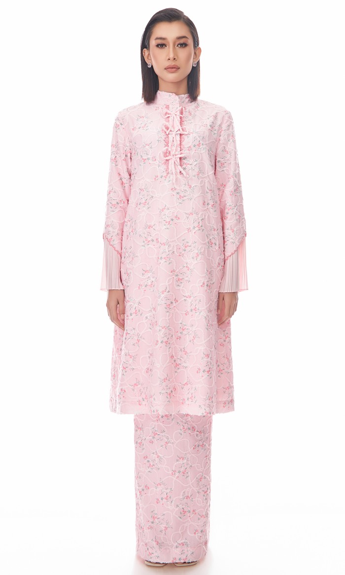 Nerissa Kurung in Baby Pink