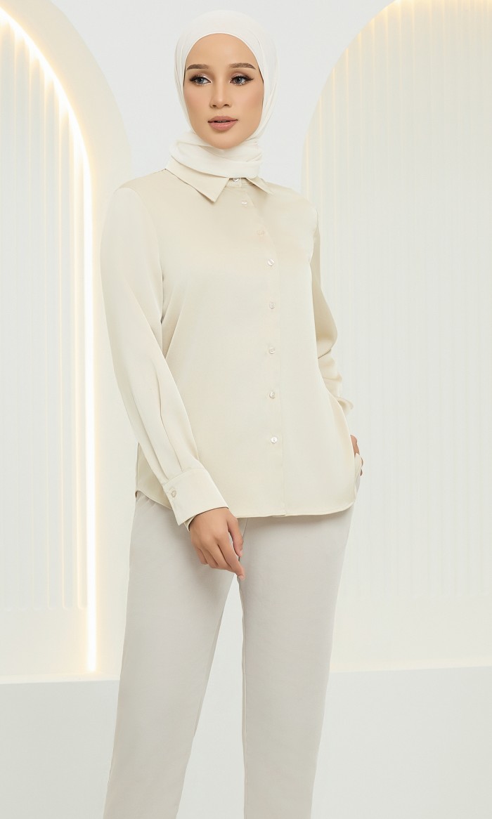 Olivia Top in Cosmic Latte