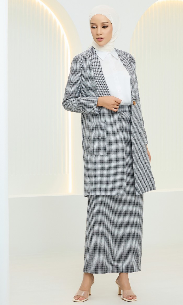 Oona Suit in Cloudy Black