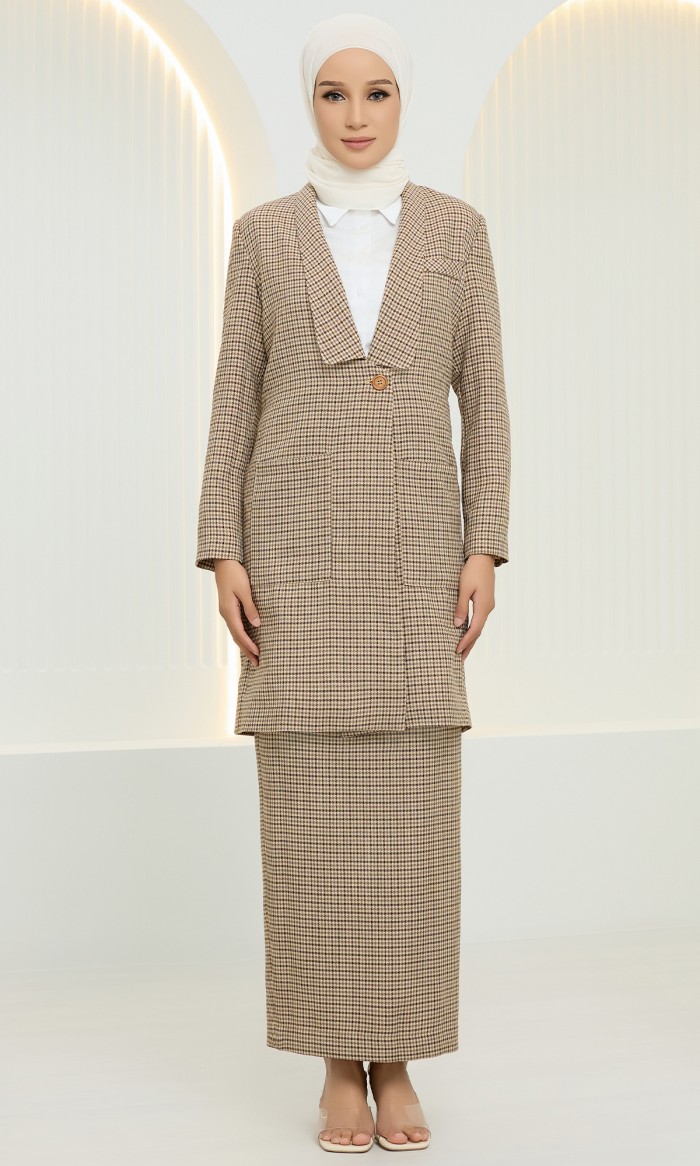 Oona Suit in Wheat Brown