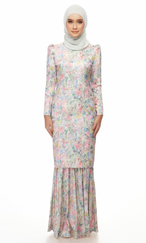 Isabella Kurung in Lush Green